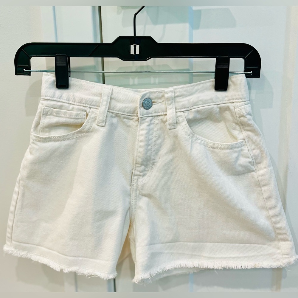 Girl’s jean shorts/ raw hem